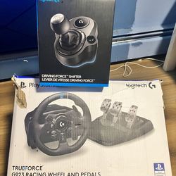 Logitech G923 for PlayStation and PC true force with gear shifter