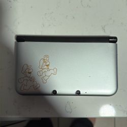 Nintendo 3ds XL 30th Anniversary Year Of Luigi Edition