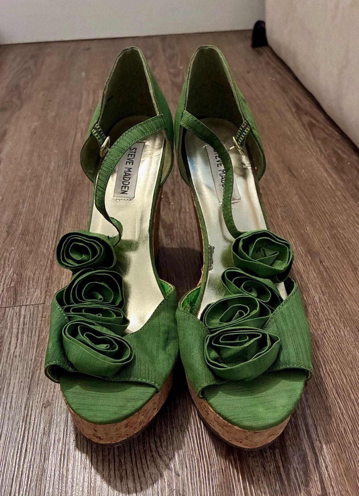 Steve Madden Green/Red Cork Wedges