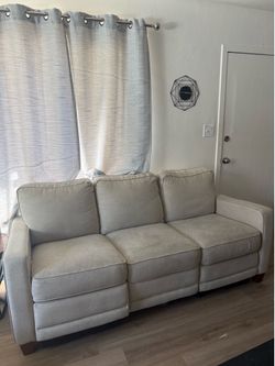 power reclining sofa with USB port
