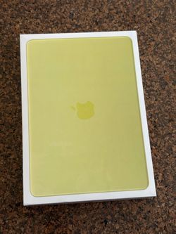 Apple MacBook Neo citrus