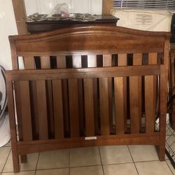Baby Crib 