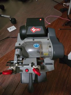 Silca Speed 044 semi-automatic key  machine