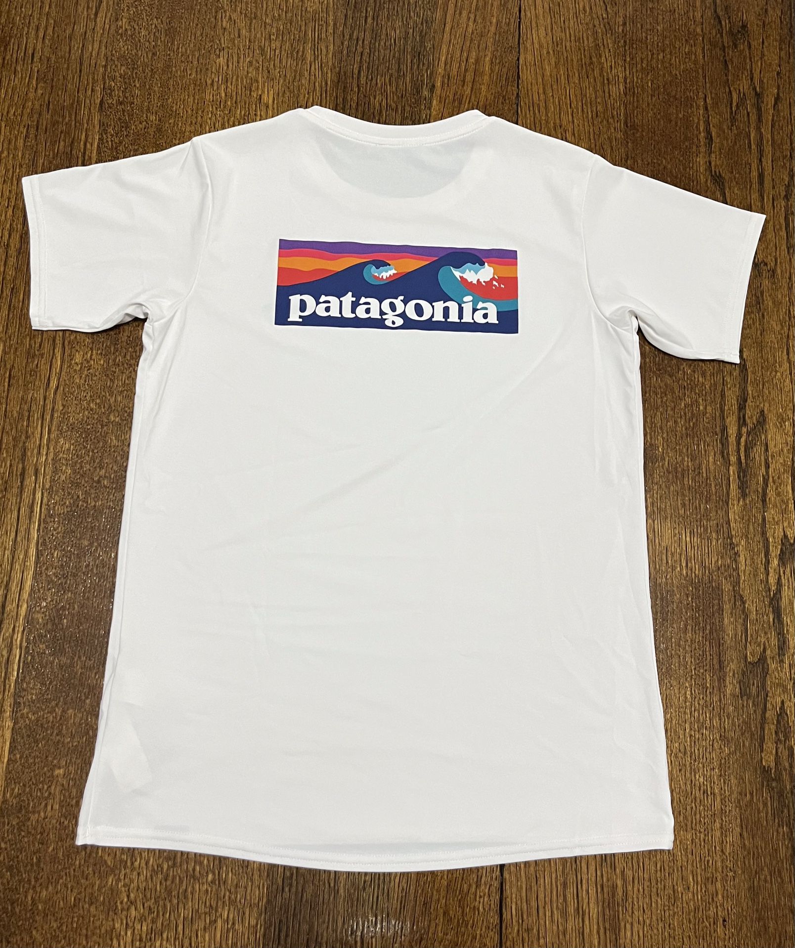 NWOT Patagonia T-Shirt XS 