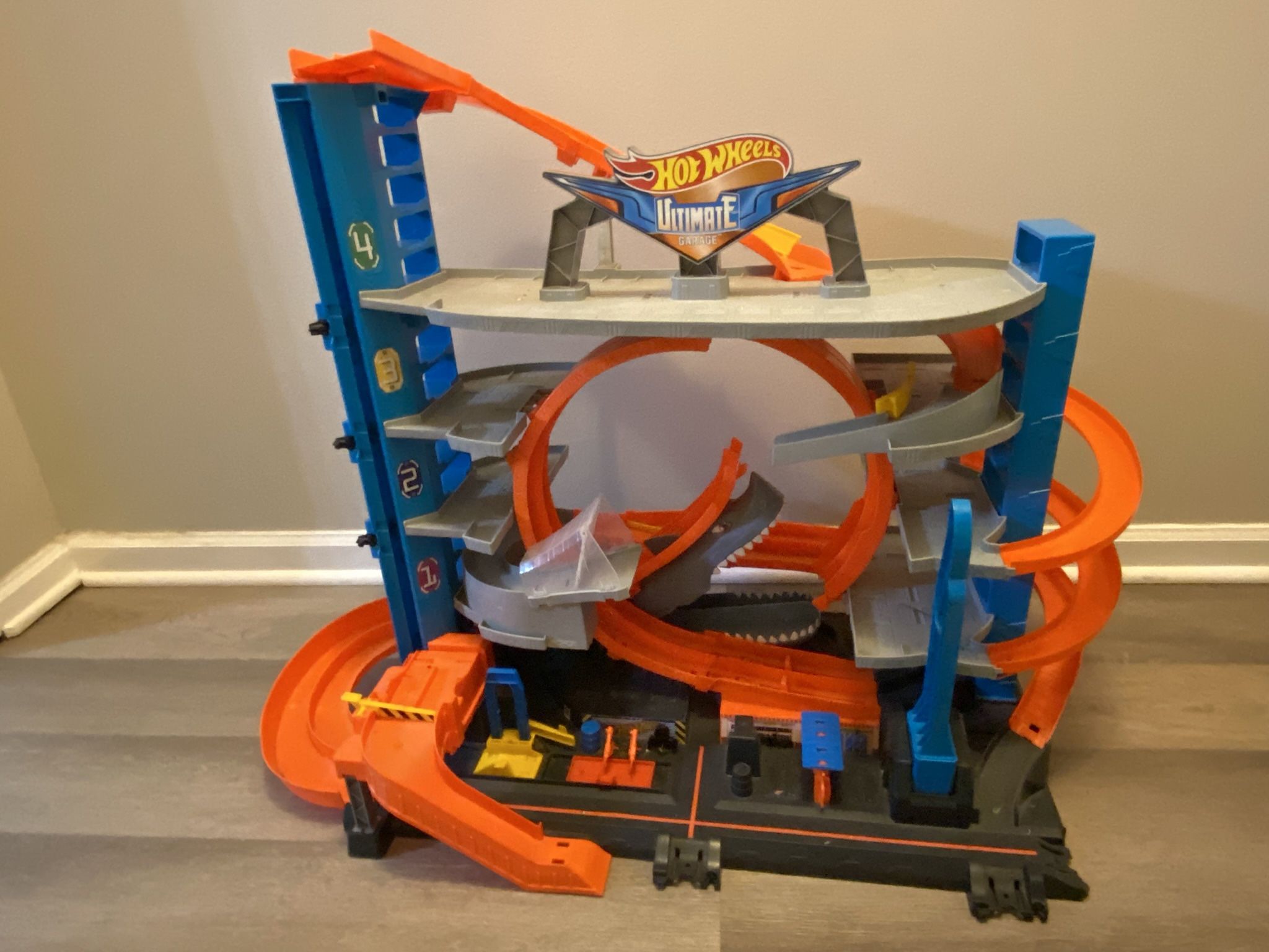 Hot Wheels Ultimate Garage