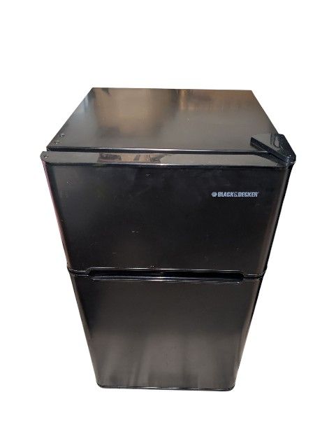 Black + Decker 3.3 cu. ft. Freestanding Mini Fridge with Freezer