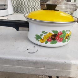 Small pot with lid $5