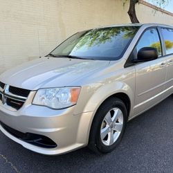 2013 DODGE GRAND CARAVAN SE, TWO OWNERS SUV, CLEAN AUTO-CHECK, RUNS GREAT, COLD AC, FINANCE AVAILABLE 🚘