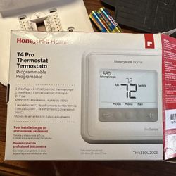 Honeywell Home T4 Pro Programmable Thermostate, New out of box!