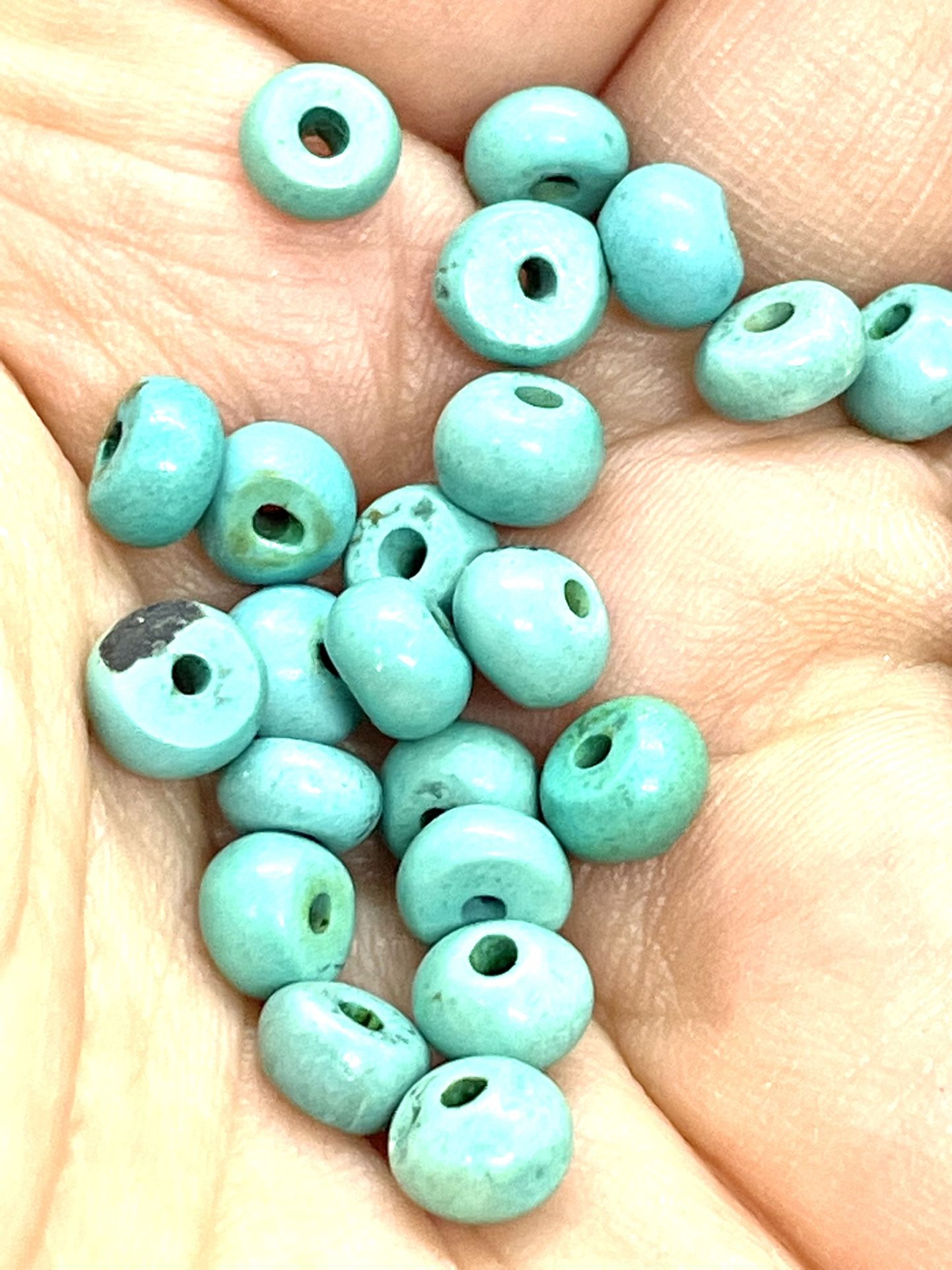 Lot Of Turquoise Donut Beads 411