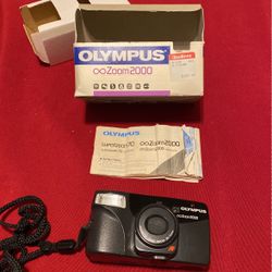 Vintage Olympus zoom 2000 Camera