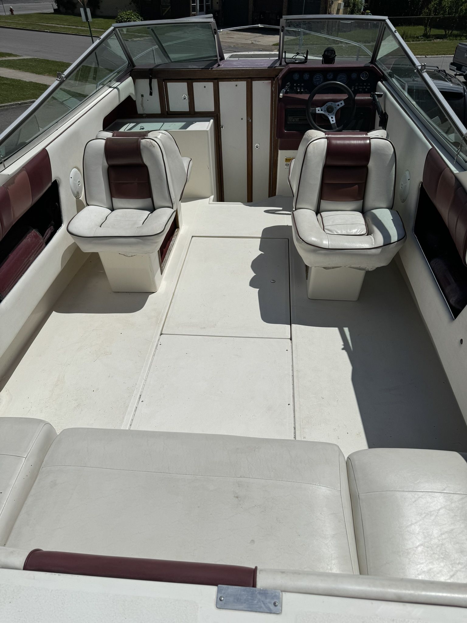 1989 Searay 23’ Cuddy