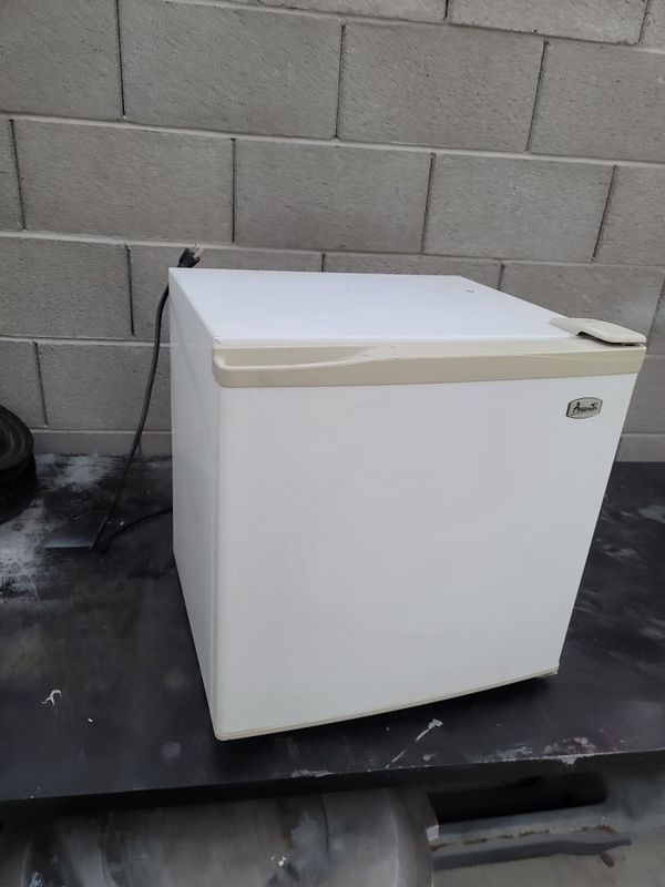Avanti mini fridge for Sale in Phoenix, AZ OfferUp