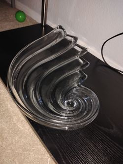 Mikasa crystal wave dish. Vintage .large. New $8.00