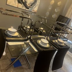 Dinning Room Glass Table 