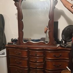 Dresser