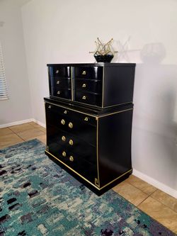 Art Deco Dresser Midcentury Hollywood Regency style black lacquer and gilt ten drawer bachelors chest