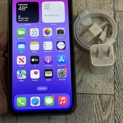 IPhone 11 (64gb) Purple UNLOCKED, Excellent Condition 