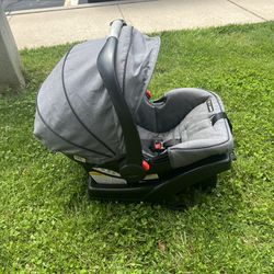 Graco SnugRide 35 Infant Carrier With Extra Base