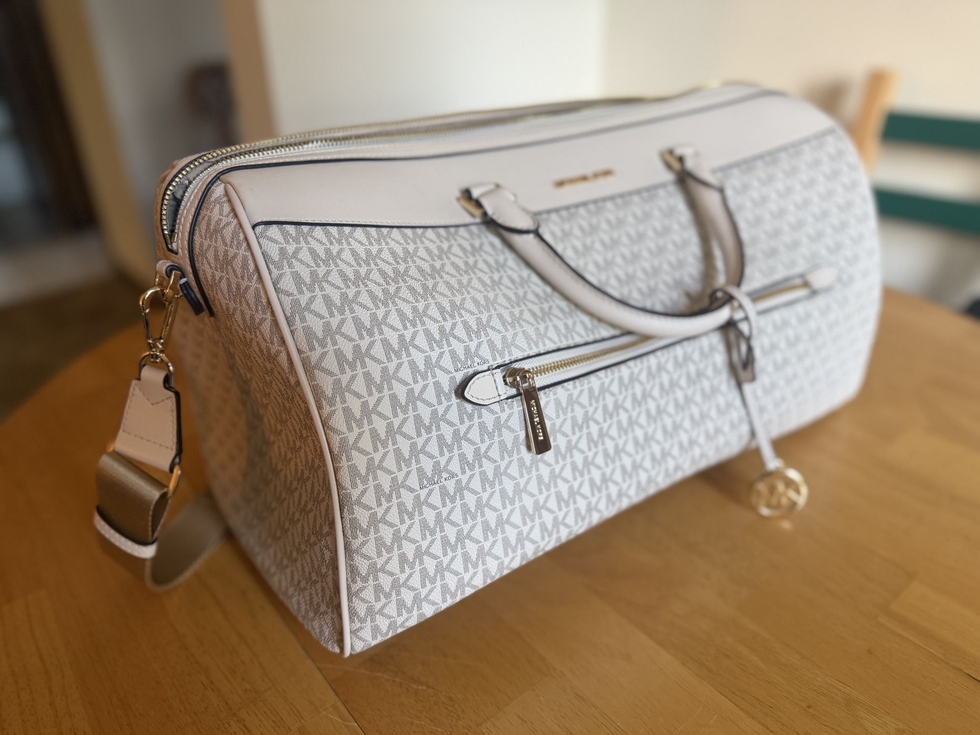 Michael Kors XL Weekender Bag (White/cream colors)