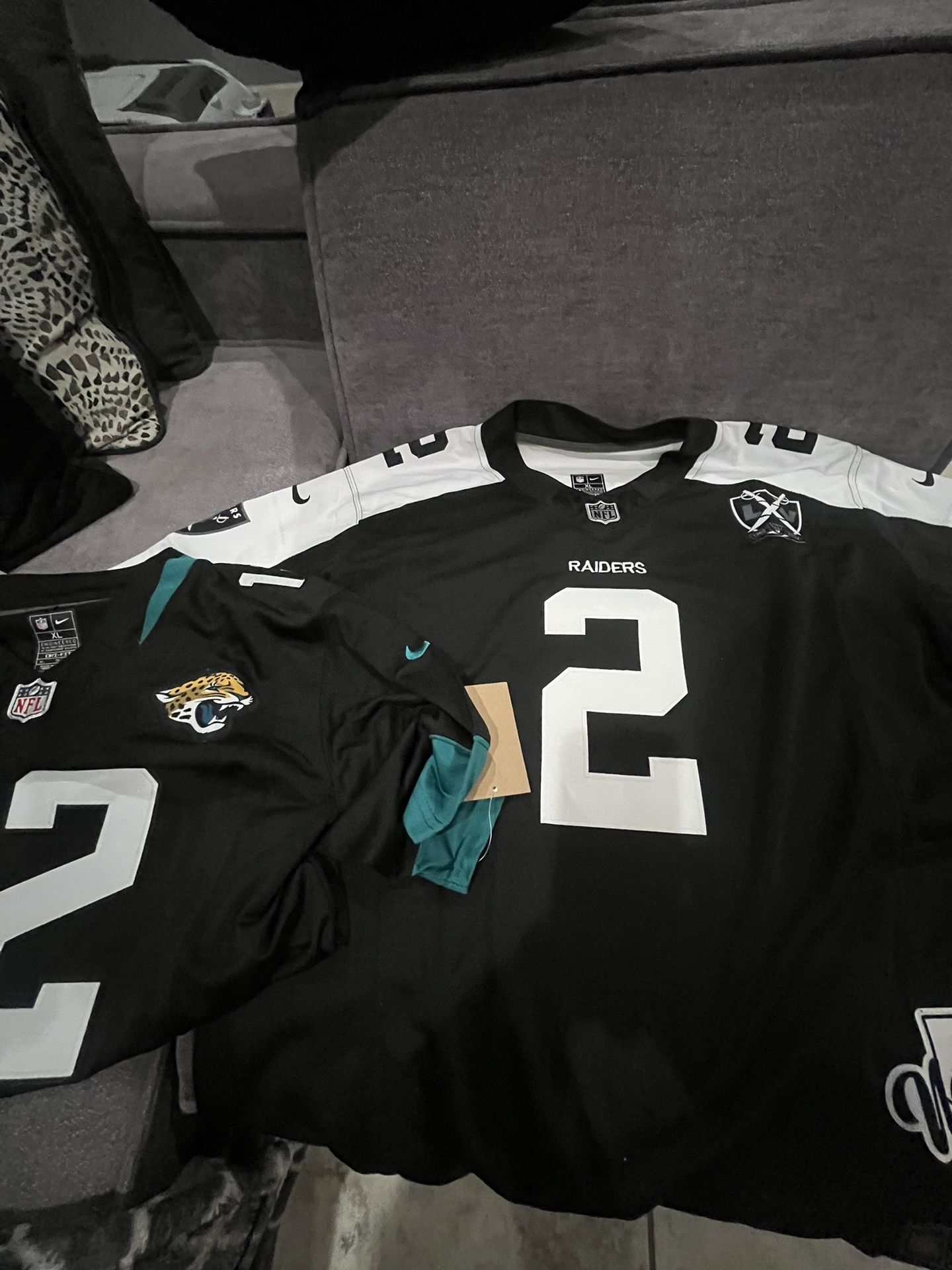 Ashton Jeanty and Travis Hunter jersey sz. XL