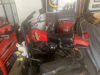 1982 Kawasaki 250 good Condition low miles