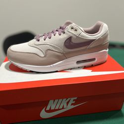 Nike Airmax One Limited Edition - Size 10.5