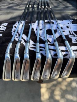 Taylormade Qi irons AW-5