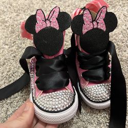 Minnie Mouse Converse