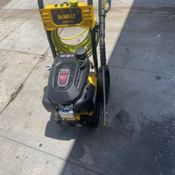 Dewalt pressure washer 3300psi like new $310 firm