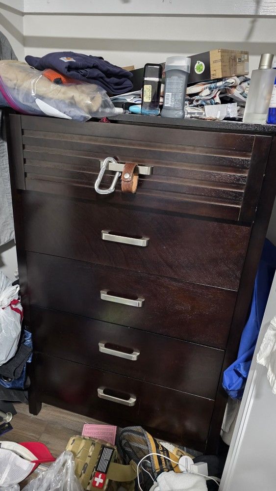 Dresser