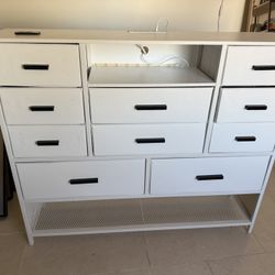 Dresser- Cloth Drawers- USB Connections