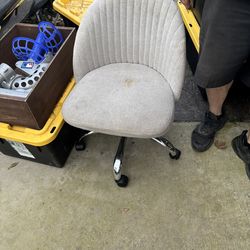 Rolling chair