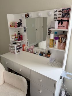 White Vanity Desk with Hollywood Mirror+chair
