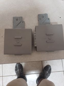 Headlight control module for Nissan Quest 2000 and 2001