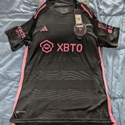 New 
Size Large Men's 
Adidas 2023 Inter Miami 
Messi #10 Black Away Jersey 
