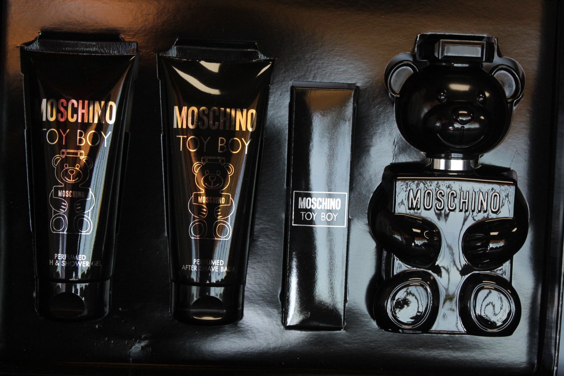 MOSCHINO SET