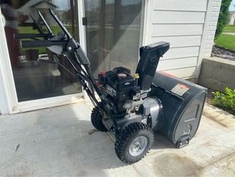 Briggs & Stratton gas snow blower