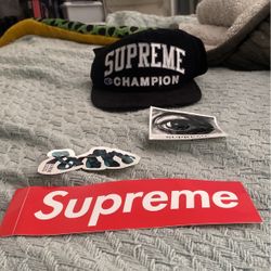 Supreme champion Logo 