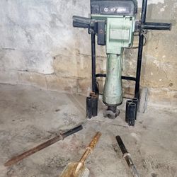 Hitachi Breaker Demolition Hammer (Martillo Neumático)