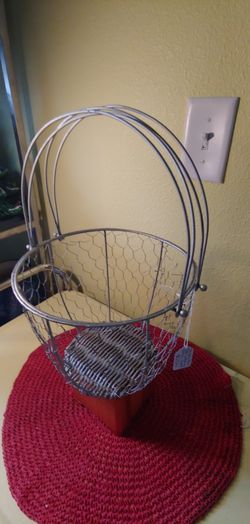 EGG GATHERING BASKET