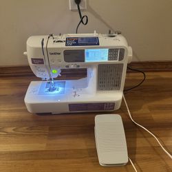 Brother Embroidery SE-400 Sewing Machine 