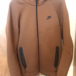 Men Nike Tech Hoodie Medium