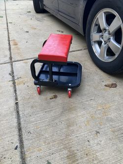 NEW Rolling Swivel Mechanics Seat With Tool Tray