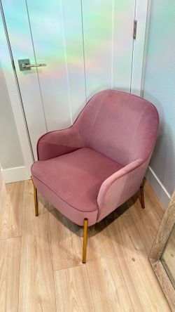 Pink accent chair with golden legs ( see description and all pics)