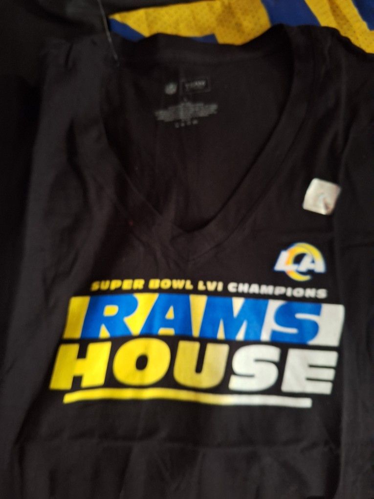 NFL Team Apparel Los Angeles Rams V-neck t-shirt Super Bowl LVI championship.