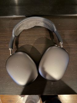 AirPod maxes