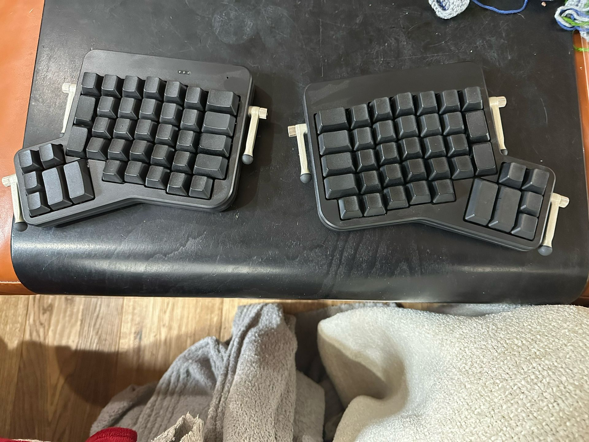 ErgoDox EZ Ergonomic Keyboard + Wing Wrist Rest