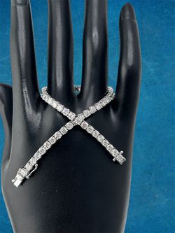 Diamond tennis bracelet in 14k white gold