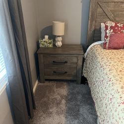Queen bedroom Set (Bed, Mattress, Night Table)